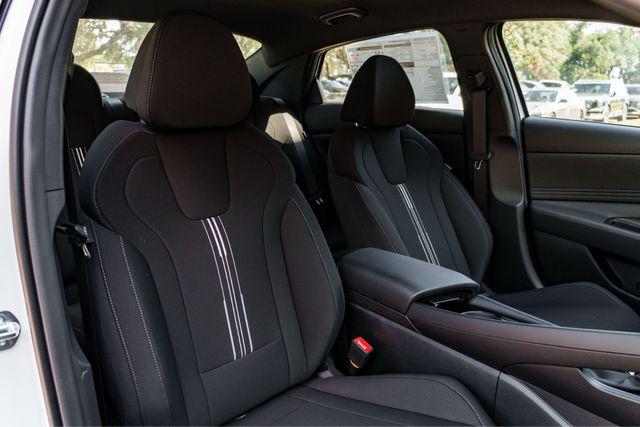 2025 Hyundai Elantra Blue - Photo 25
