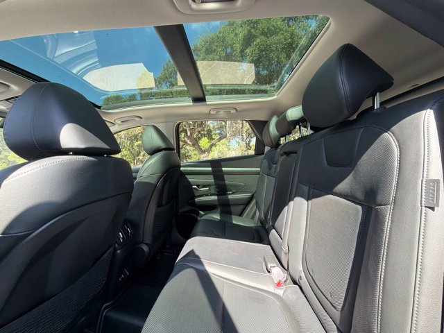 2025 Hyundai Tucson Limited - Photo 18