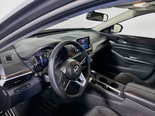 2025 Nissan Altima SV - Photo 10