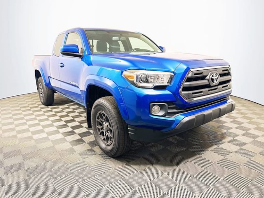 Used 2017 Toyota Tacoma SR5 V6 Truck Access Cab