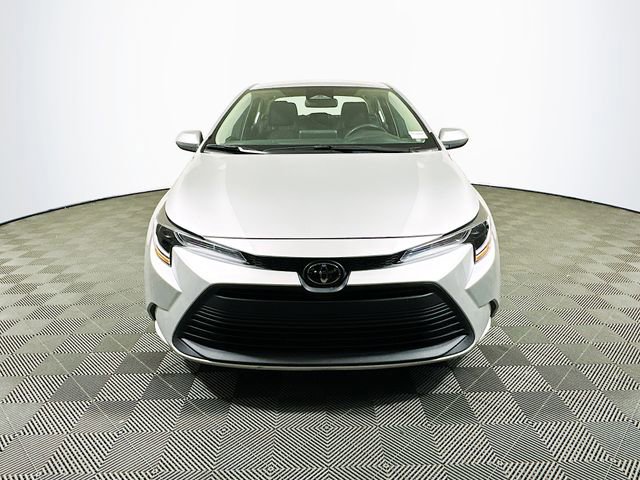 2023 Toyota Corolla LE photo 2