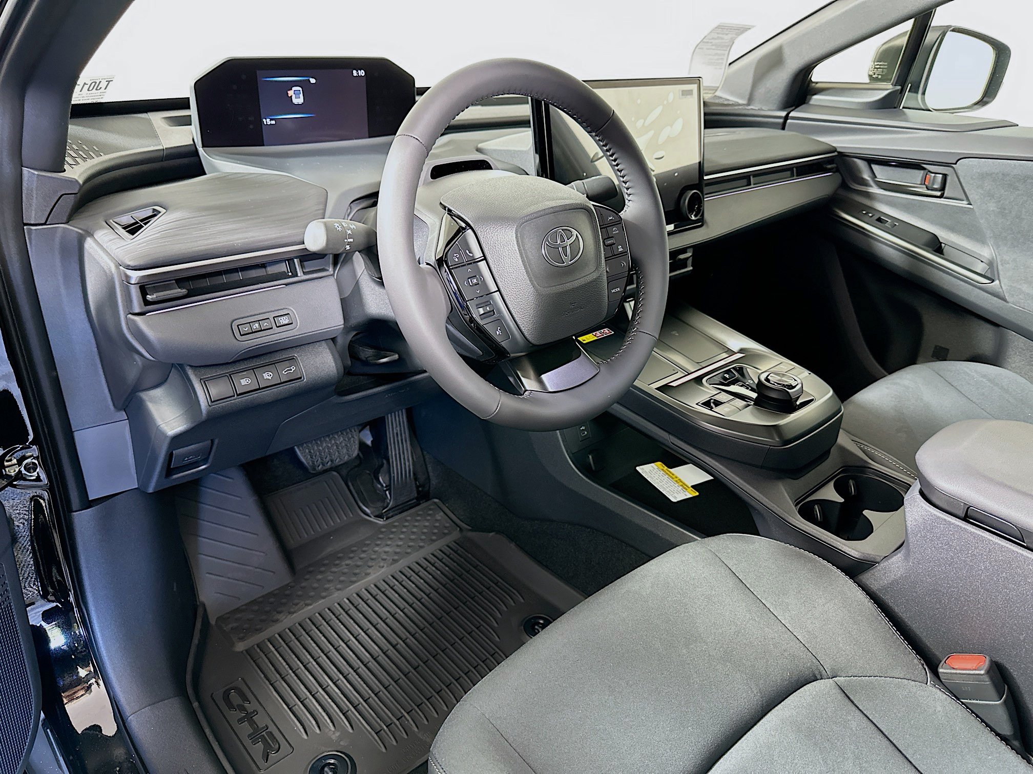 2026 Toyota C-HR XSE - Photo 8