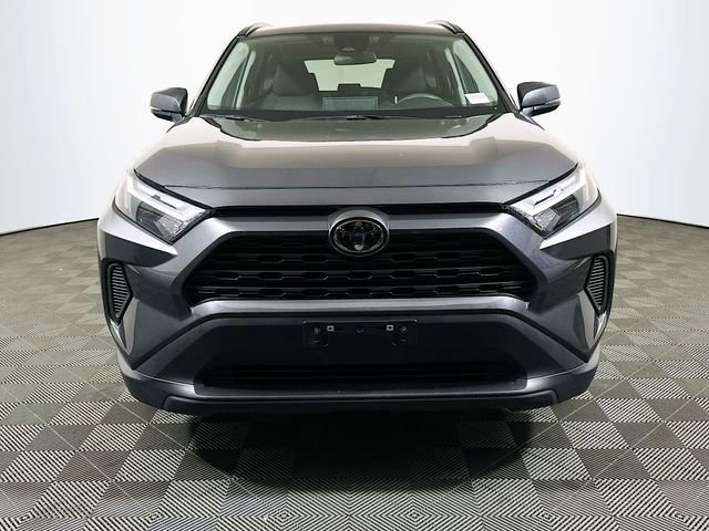 2024 Toyota RAV4 XLE photo 2