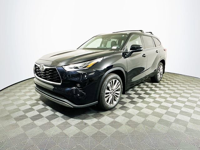 2022 Toyota Highlander Platinum photo 3