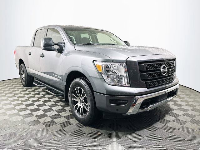 2024 Nissan Titan SV's photo