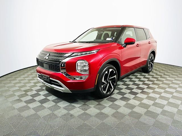 2024 Mitsubishi Outlander SE photo 3