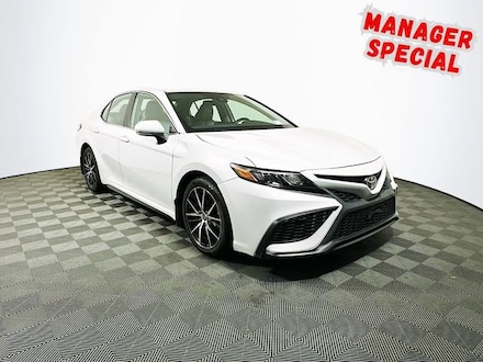 2022 Toyota Camry SE Sedan