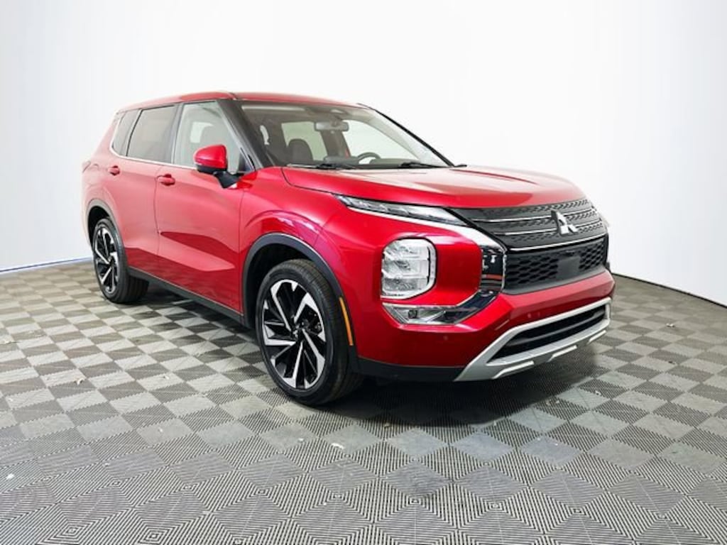 Used 2024 Mitsubishi Outlander SE SUV