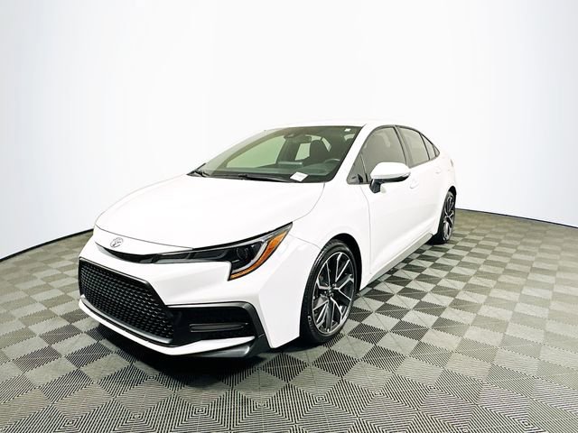 2022 Toyota Corolla SE photo 3