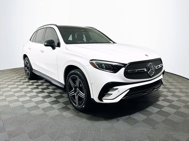 2023 Mercedes-Benz GLC GLC300's photo