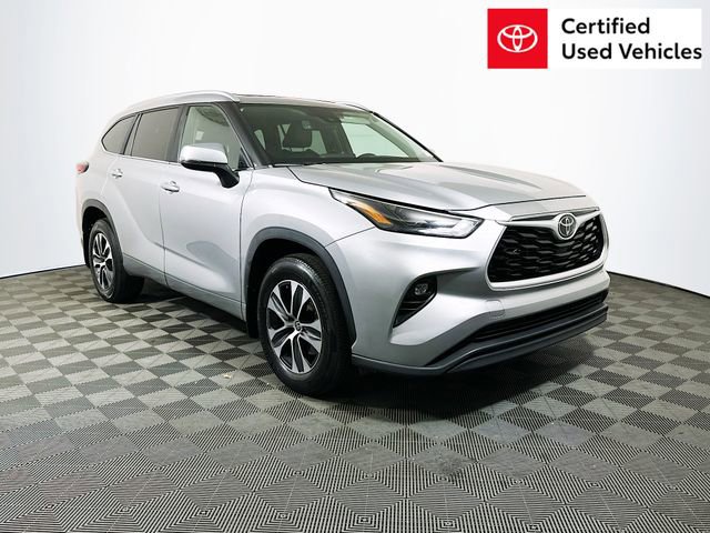 2023 Toyota Highlander XLE's photo