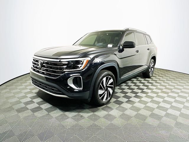 2024 Volkswagen Atlas SEL photo 2