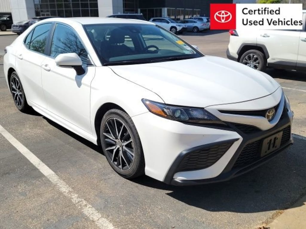 Used 2024 Toyota Camry SE Sedan