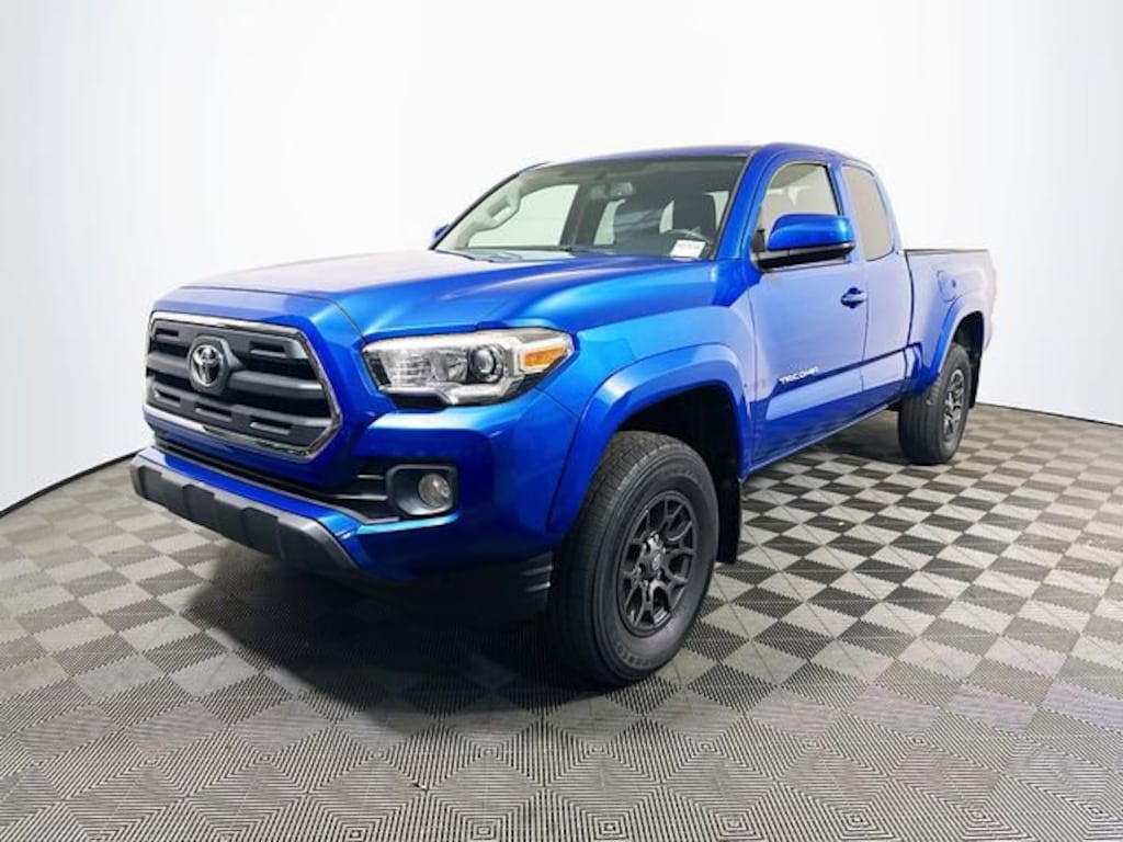 Used 2017 Toyota Tacoma SR5 V6 Truck Access Cab
