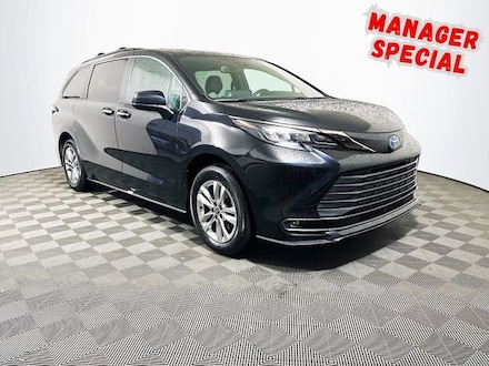 2023 Toyota Sienna Woodland Edition Van Passenger Van