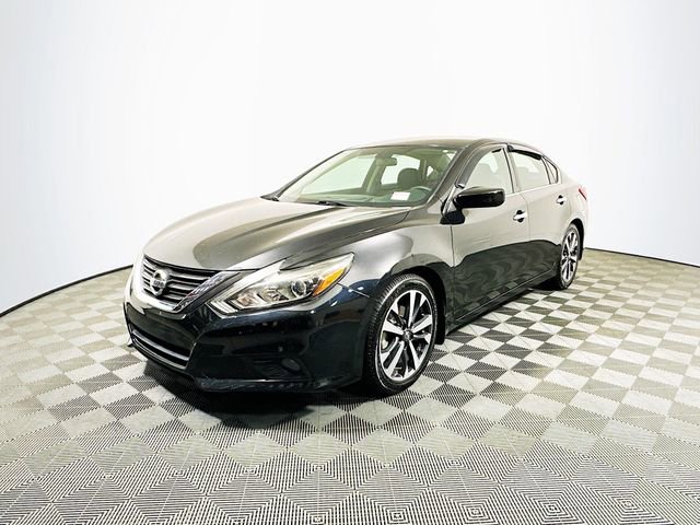 2017 Nissan Altima 2.5 SR photo 3
