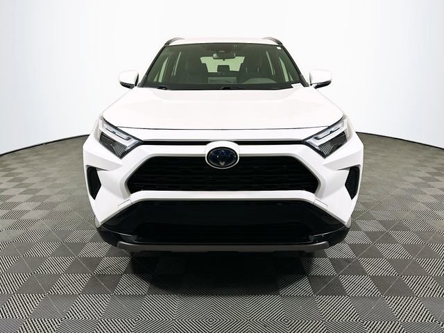 2022 Toyota RAV4 Hybrid SE photo 2