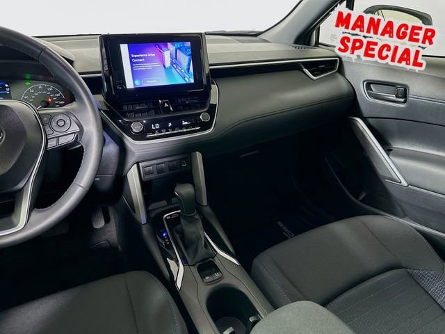 2025 Toyota Corolla Cross SE - Photo 24