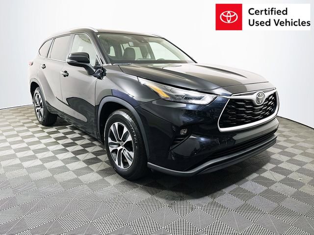 2024 Toyota Highlander XLE's photo