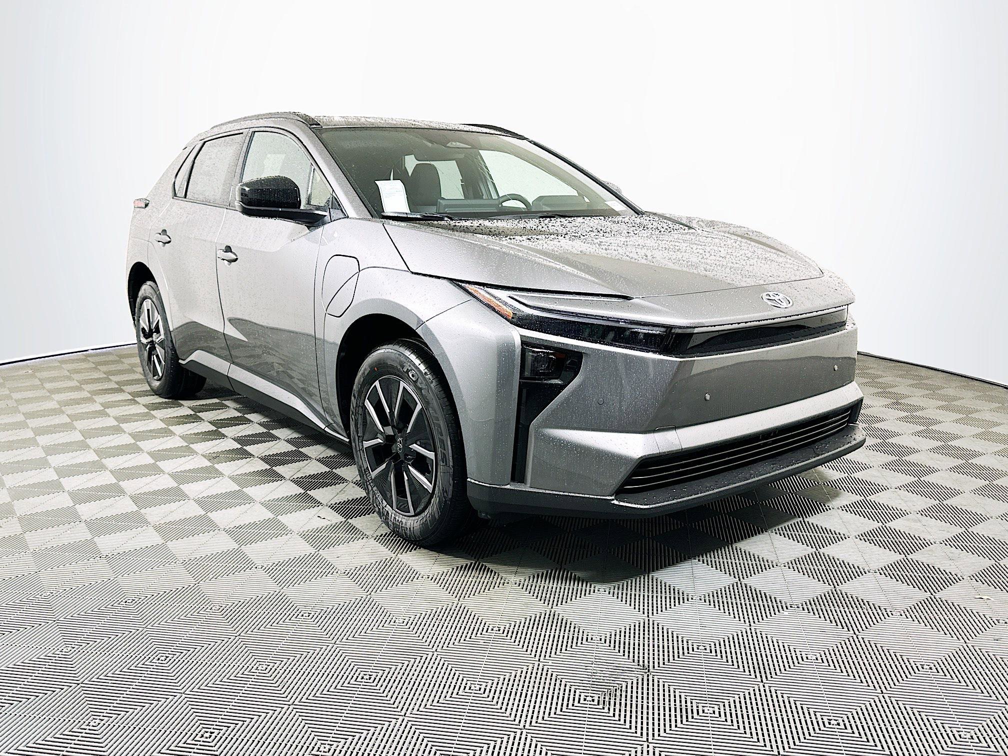 2026 Toyota bZ XLE's photo