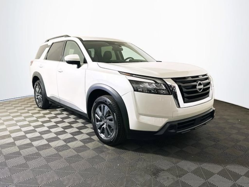 Used 2024 Nissan Pathfinder SV SUV