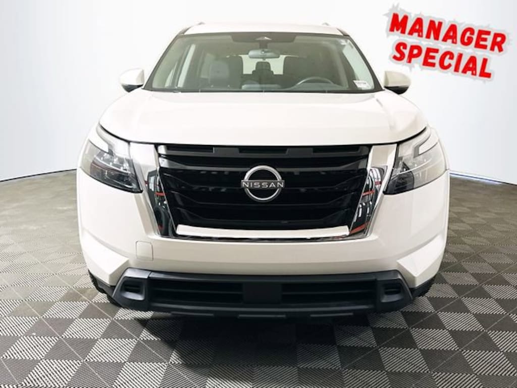 Used 2024 Nissan Pathfinder SV SUV