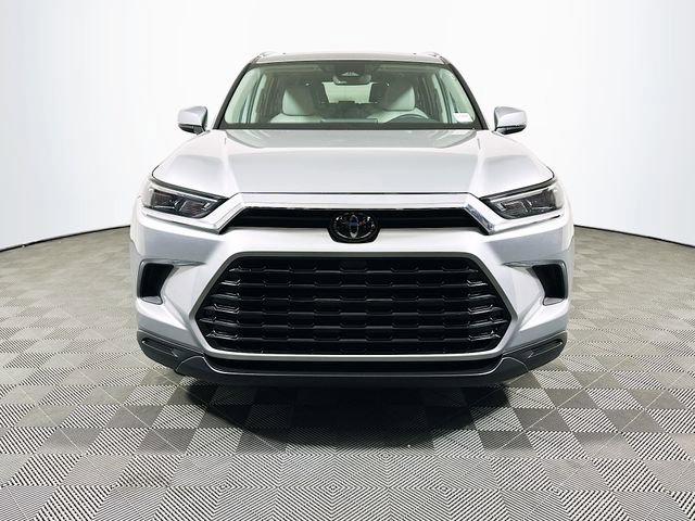 2025 Toyota Grand Highlander XLE photo 2