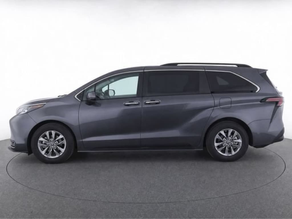 Used 2025 Toyota Sienna XLE 8 Passenger Van Passenger Van