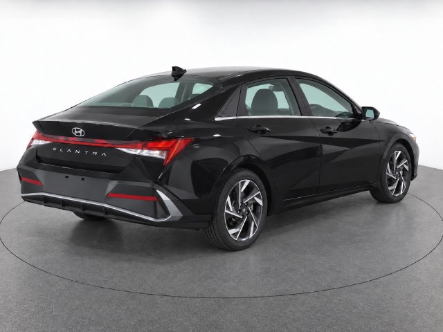 Used 2025 Hyundai Elantra SEL Convenience Sedan