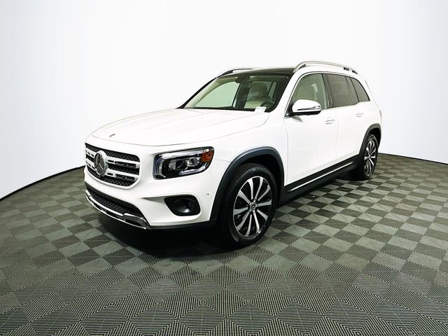 2023 Mercedes Benz GLB 250 photo 3