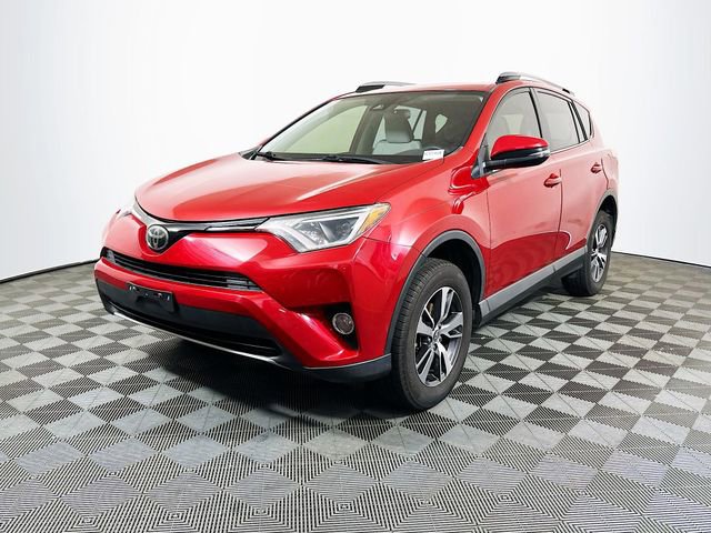 2017 Toyota RAV4 XLE photo 3