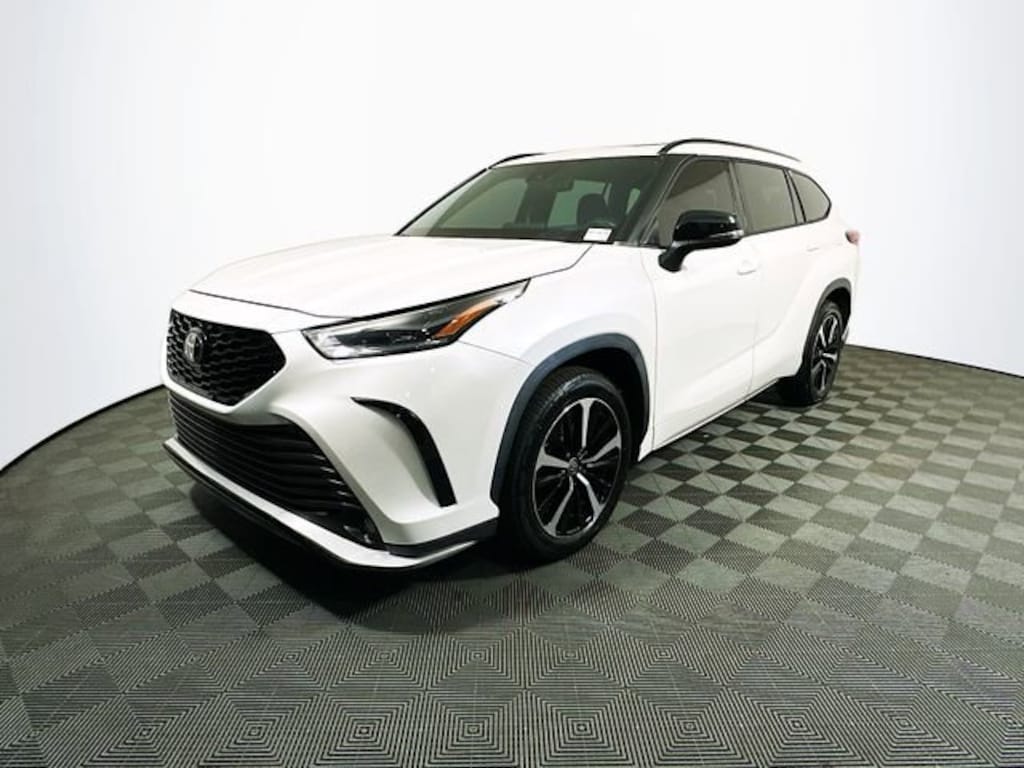 Used 2021 Toyota Highlander XSE SUV