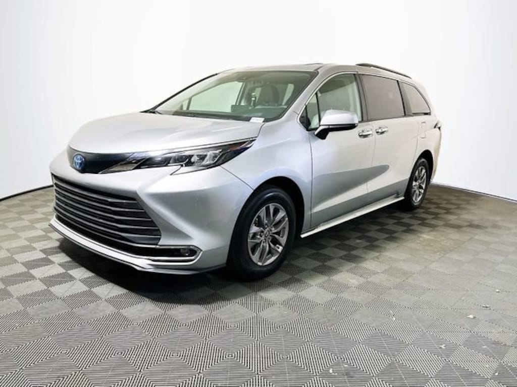 Certified 2024 Toyota Sienna XLE 8 Passenger Van Passenger Van