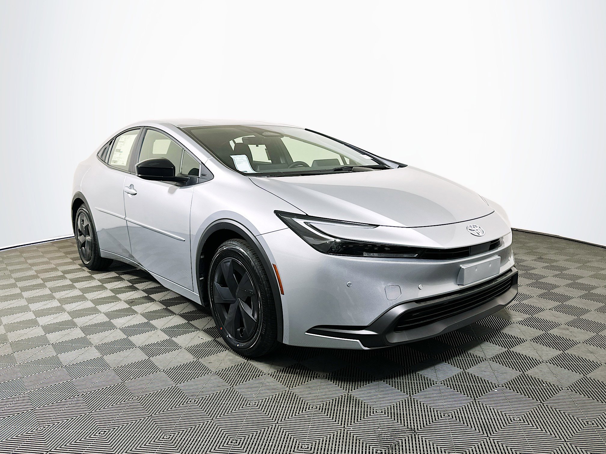 2026 Toyota Prius LE's photo