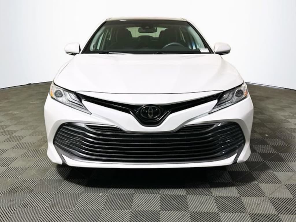 Used 2019 Toyota Camry XLE Sedan