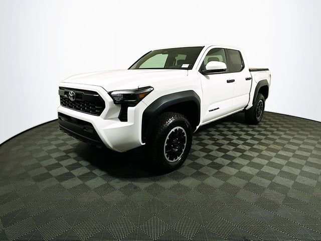 2025 Toyota Tacoma TRD Off-Road 4x4 photo 3