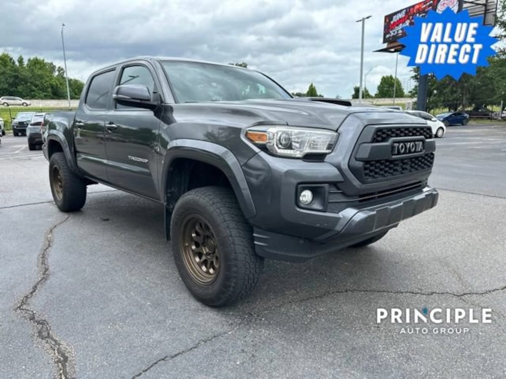 Used 2017 Toyota Tacoma SR5 V6 Truck Double Cab