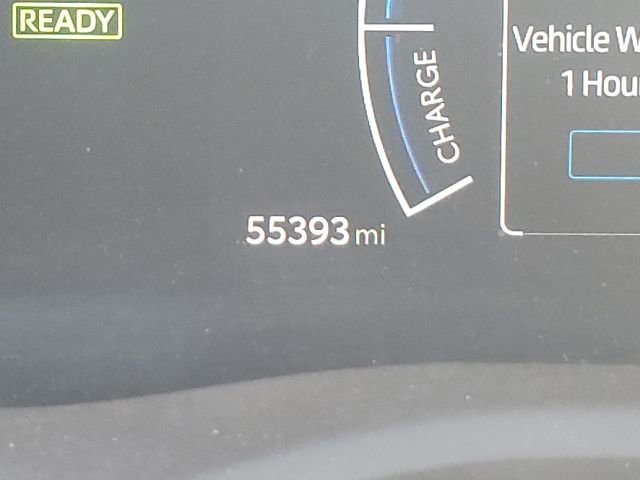 2025 Toyota Camry LE photo 3