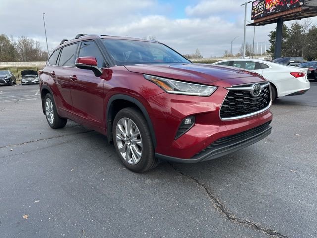 2023 Toyota Highlander Limited's photo