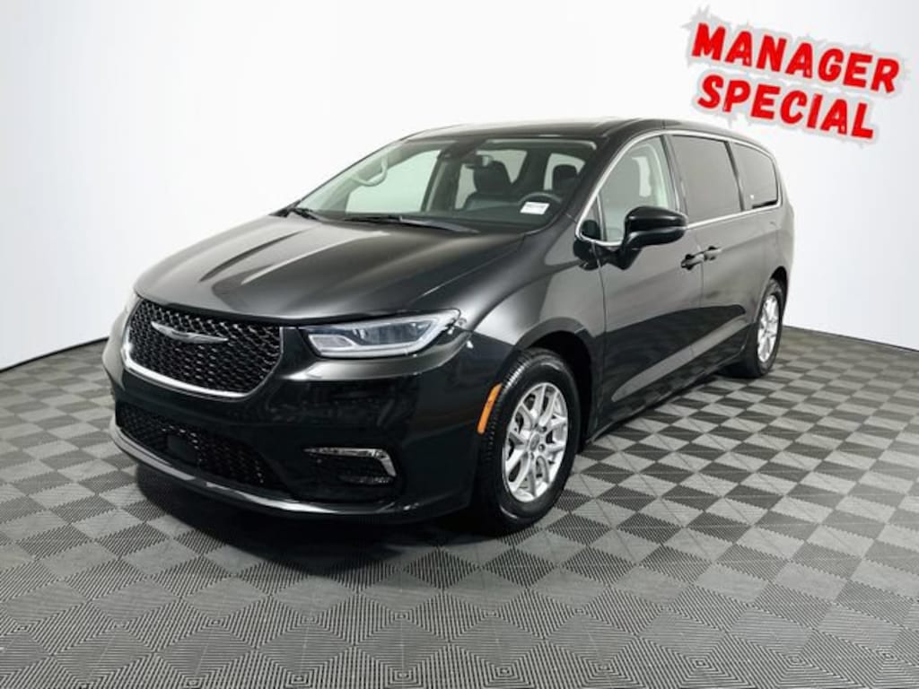 Used 2023 Chrysler Pacifica Touring L Van Passenger Van