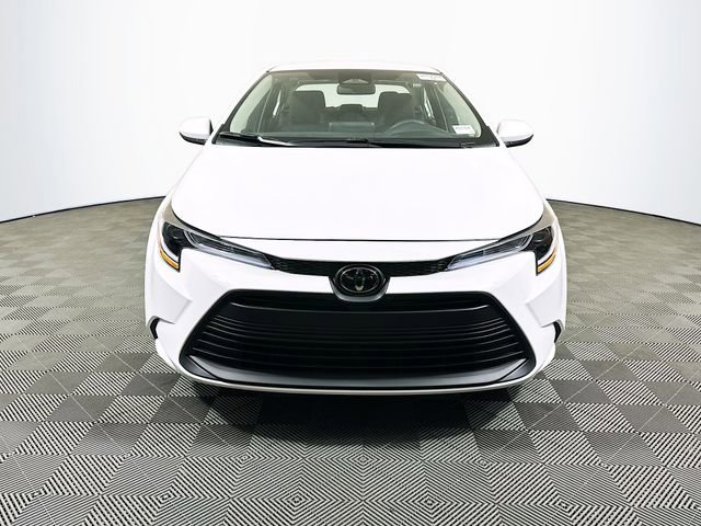 2025 Toyota Corolla LE photo 2