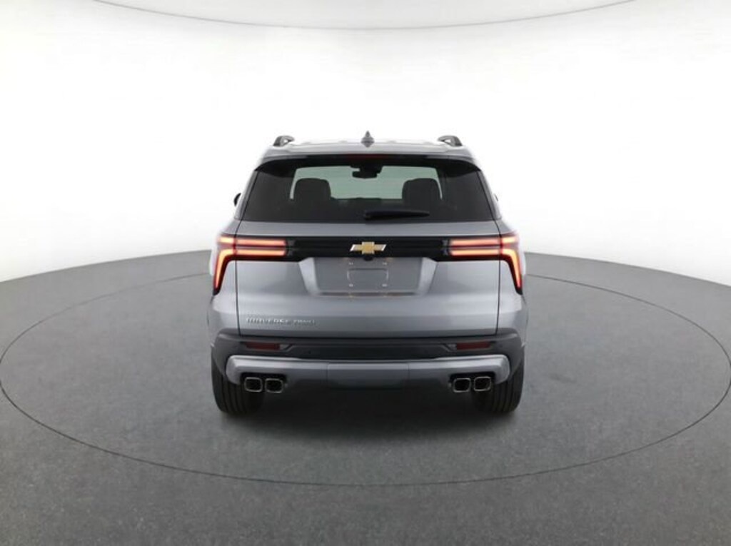 Used 2025 Chevrolet Traverse LT SUV