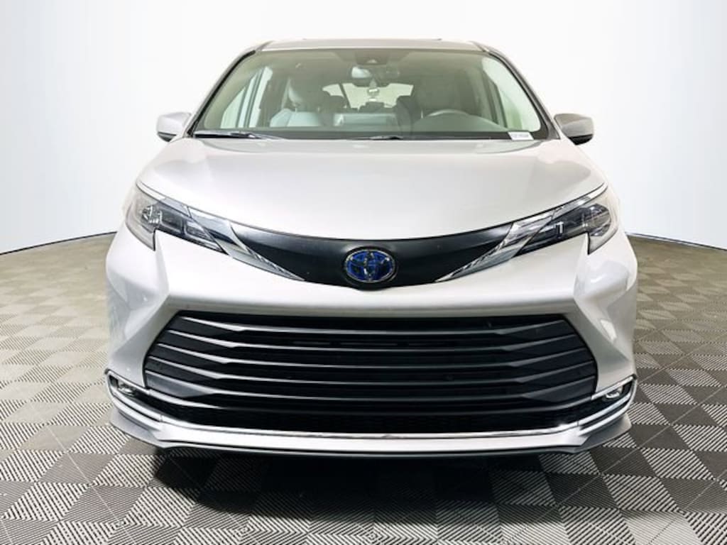 Certified 2024 Toyota Sienna XLE 8 Passenger Van Passenger Van