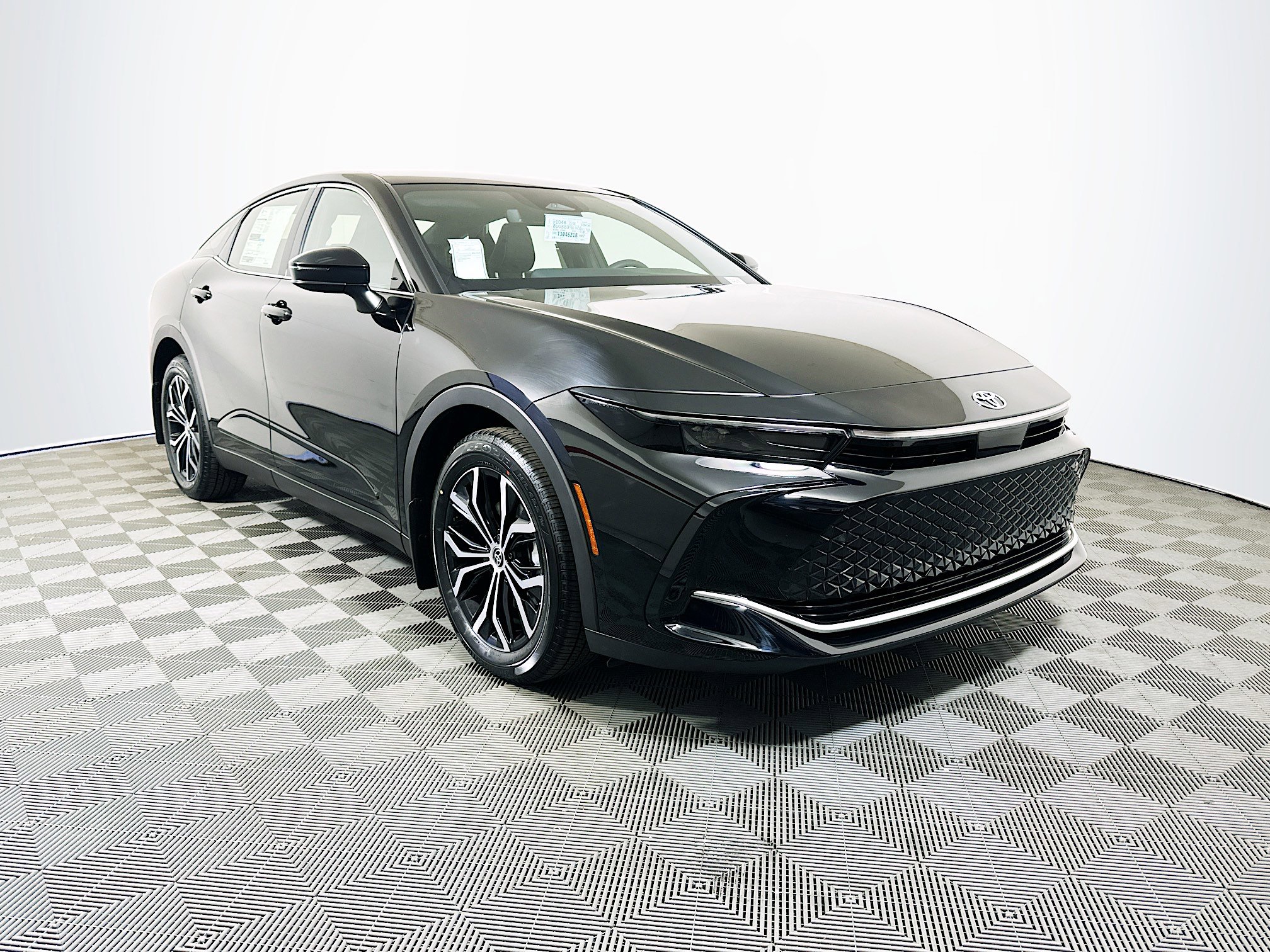 2026 Toyota Crown XLE's photo