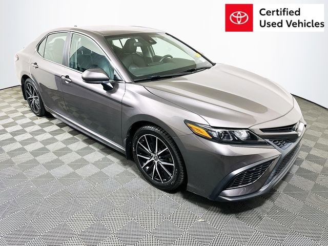 2021 Toyota Camry SE's photo