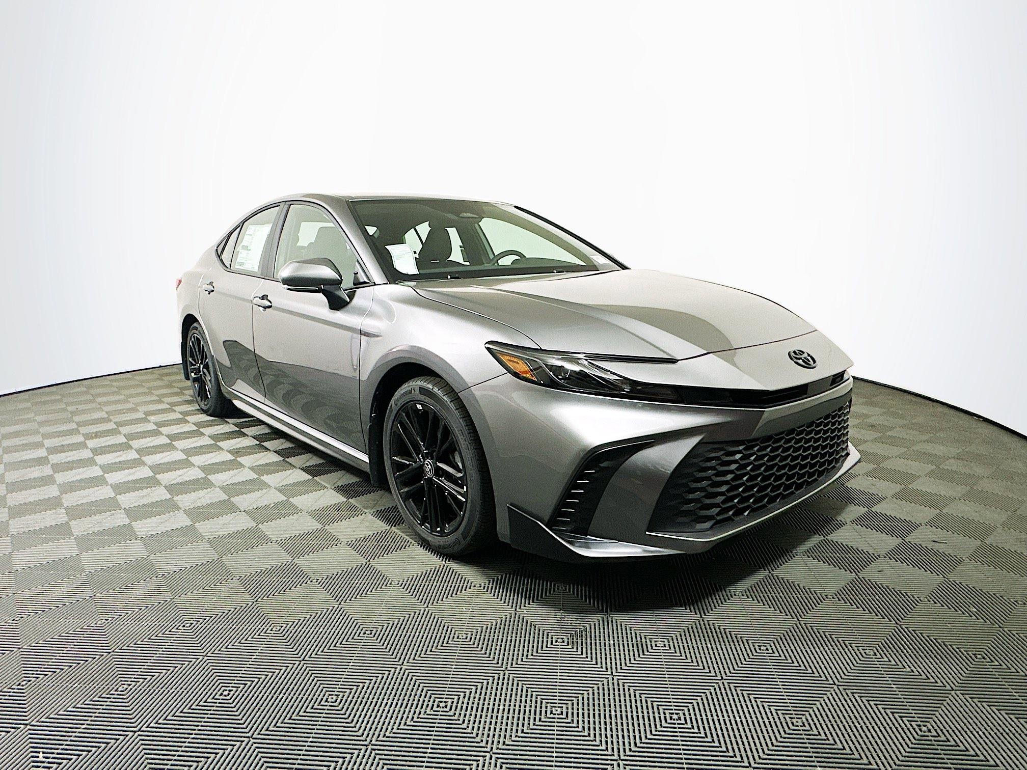 2026 Toyota Camry SE's photo