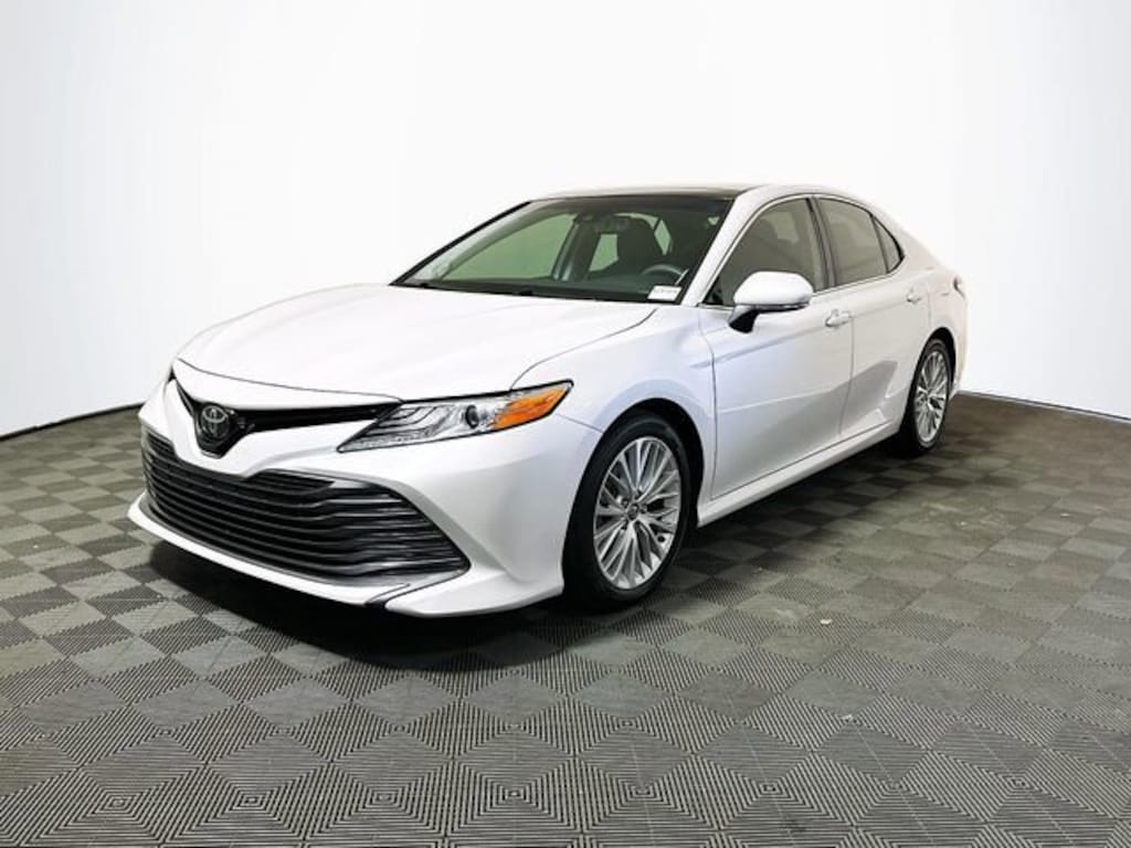 Used 2019 Toyota Camry XLE Sedan