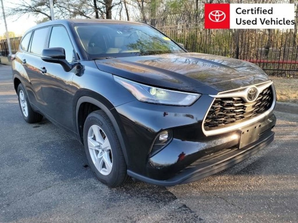 Used 2025 Toyota Highlander LE SUV