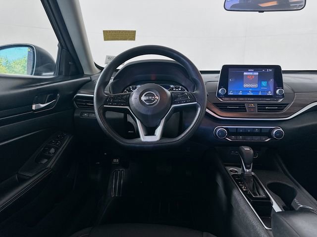 2025 Nissan Altima SV - Photo 22