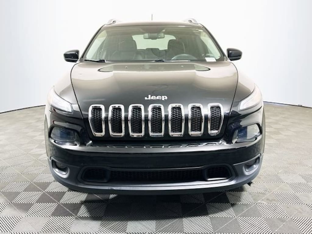 Used 2018 Jeep Cherokee Latitude Plus FWD SUV